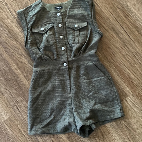 Express Tweed sleeveless utility romper army green Sz 10. military whimsical - Picture 2 of 7